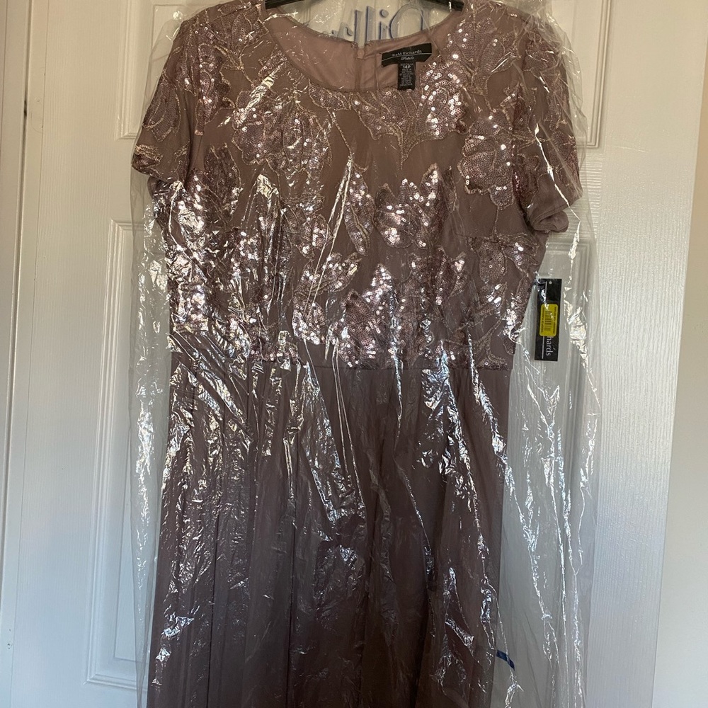 R&M Richards 14 Petite never worn it altered dress from Dillards. - Picture 2 of 5